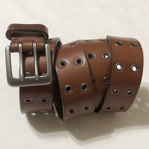 Gap Women’s Brown Leather Belt with Silver-tone Buckle and Riveted Holes - M